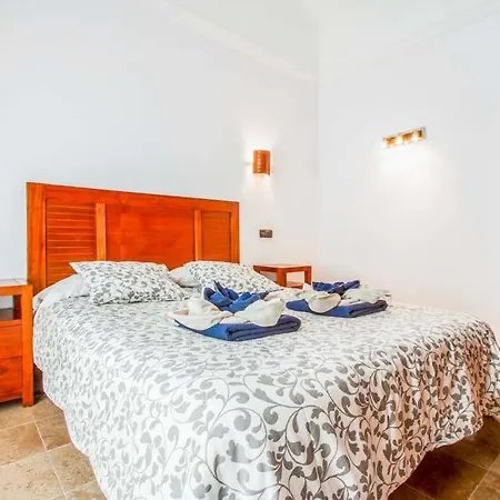 Playa Blanca Sleeps 6 Pool Air Con Wifi