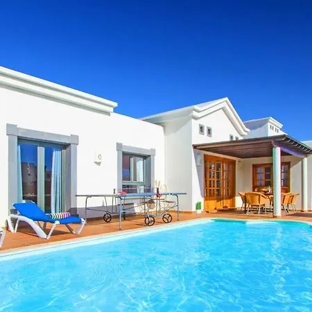 Villa Playa Blanca Sleeps 6 Pool Air Con Wifi *